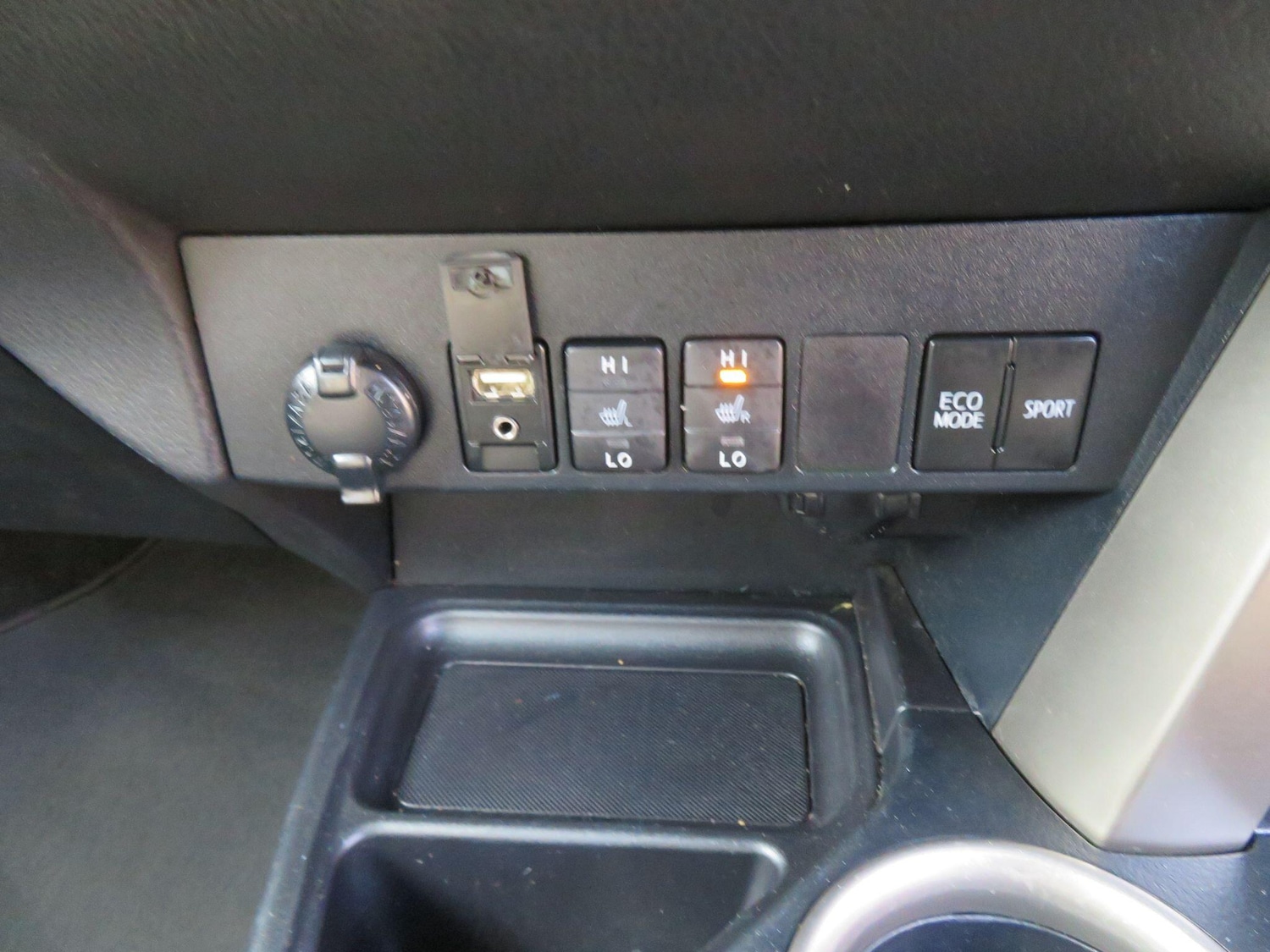 Used Toyota RAV4 2015 for sale - 76965132: Photo 18