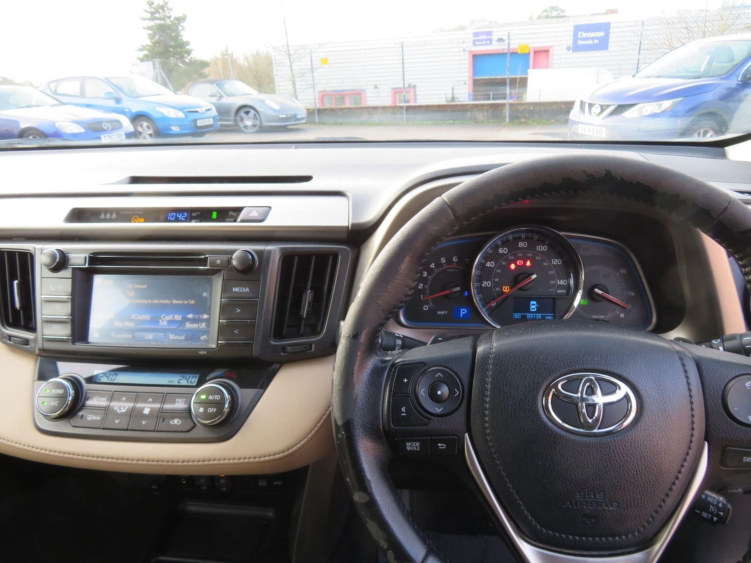 Used Toyota RAV4 2015 for sale - 76965132: Photo 19