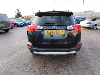 Used Toyota RAV4 2015 for sale - 76965132: Photo