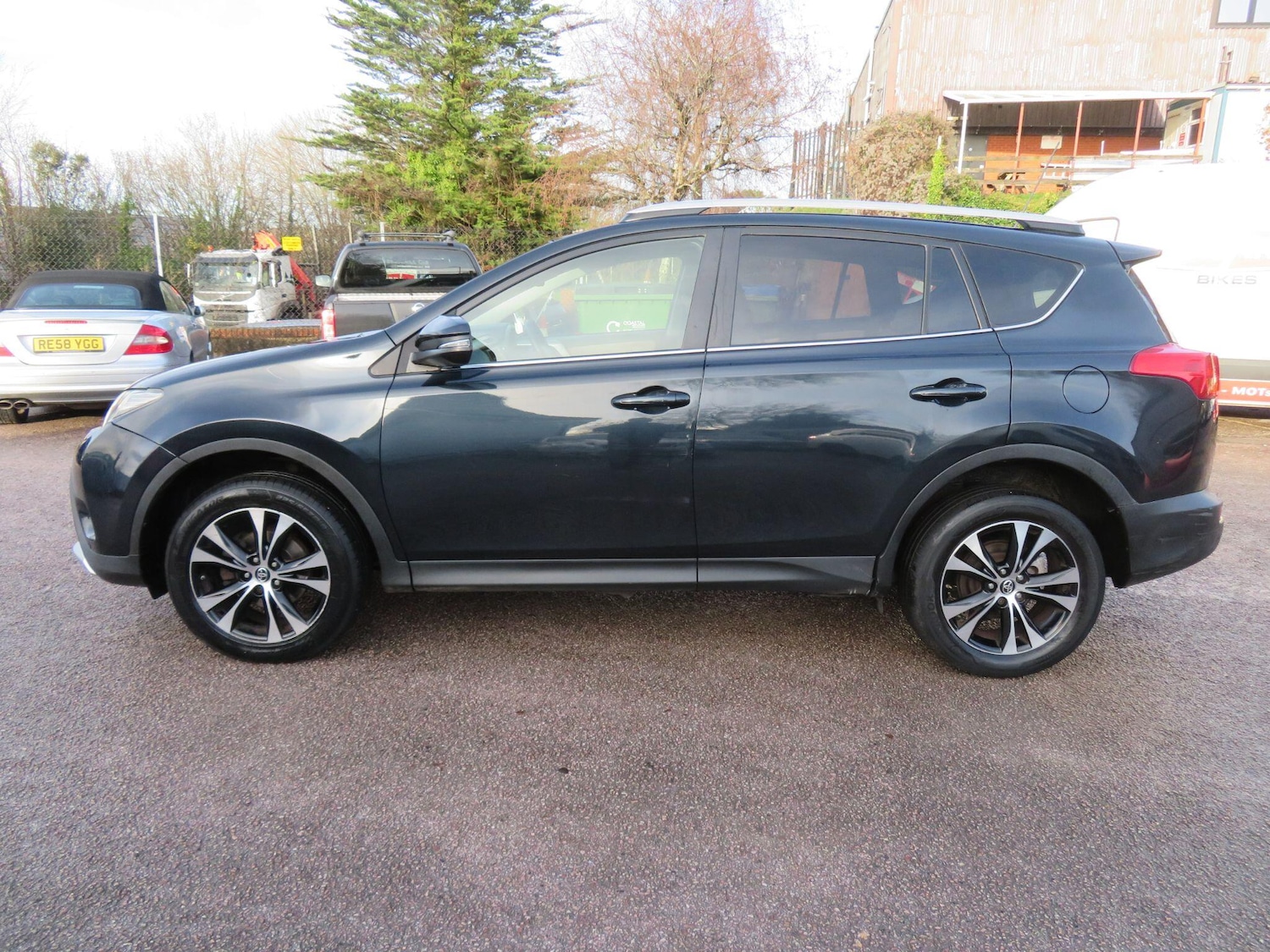 Used Toyota RAV4 2015 for sale - 76965132: Photo 5