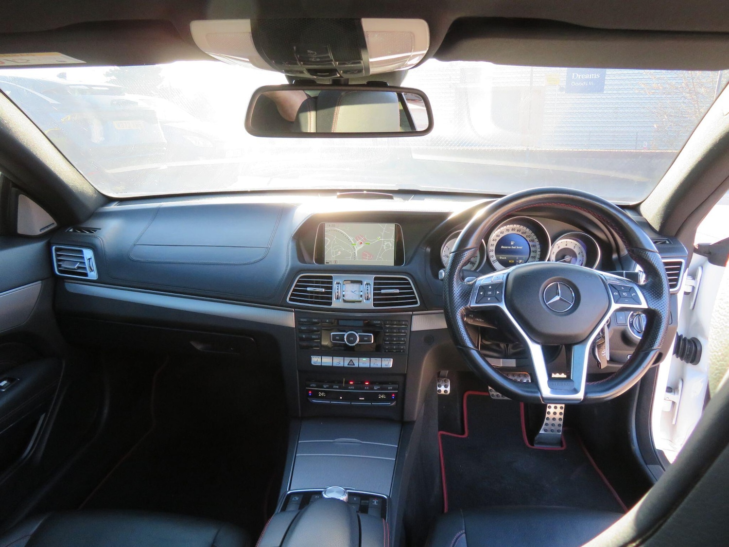 Used Mercedes-Benz E Class 2014 for sale - 76993885: Photo 11