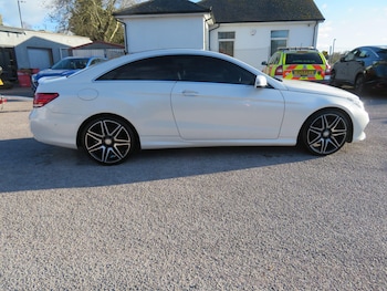 Used Mercedes-Benz E Class 2014 for sale - 76633479: Photo
