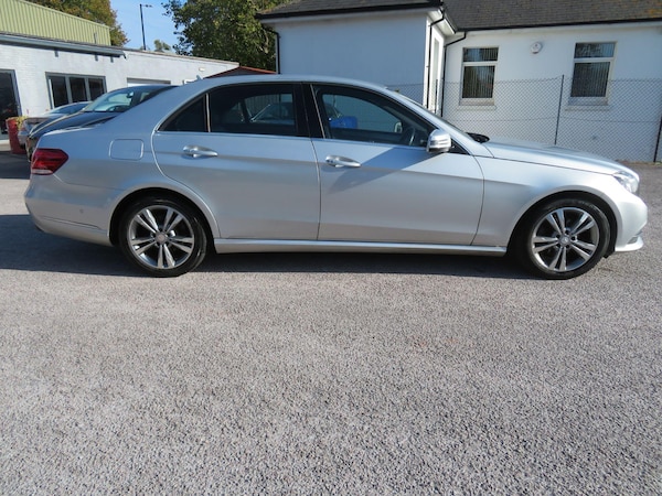 Used Mercedes-Benz E-Class 2013 for sale - 76137742: Photo 2