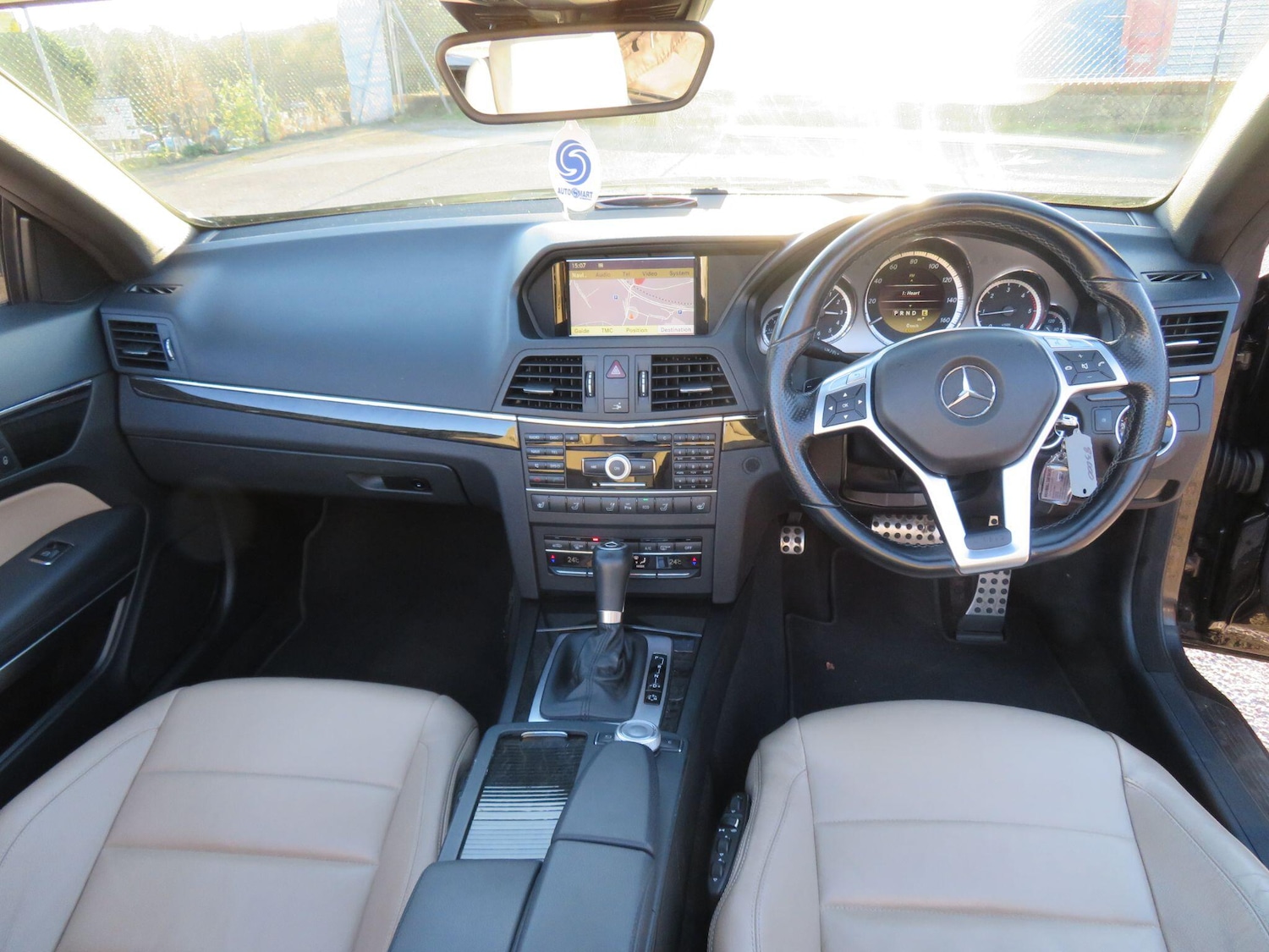 Used Mercedes-Benz E Class 2011 for sale - 76606953: Photo 10