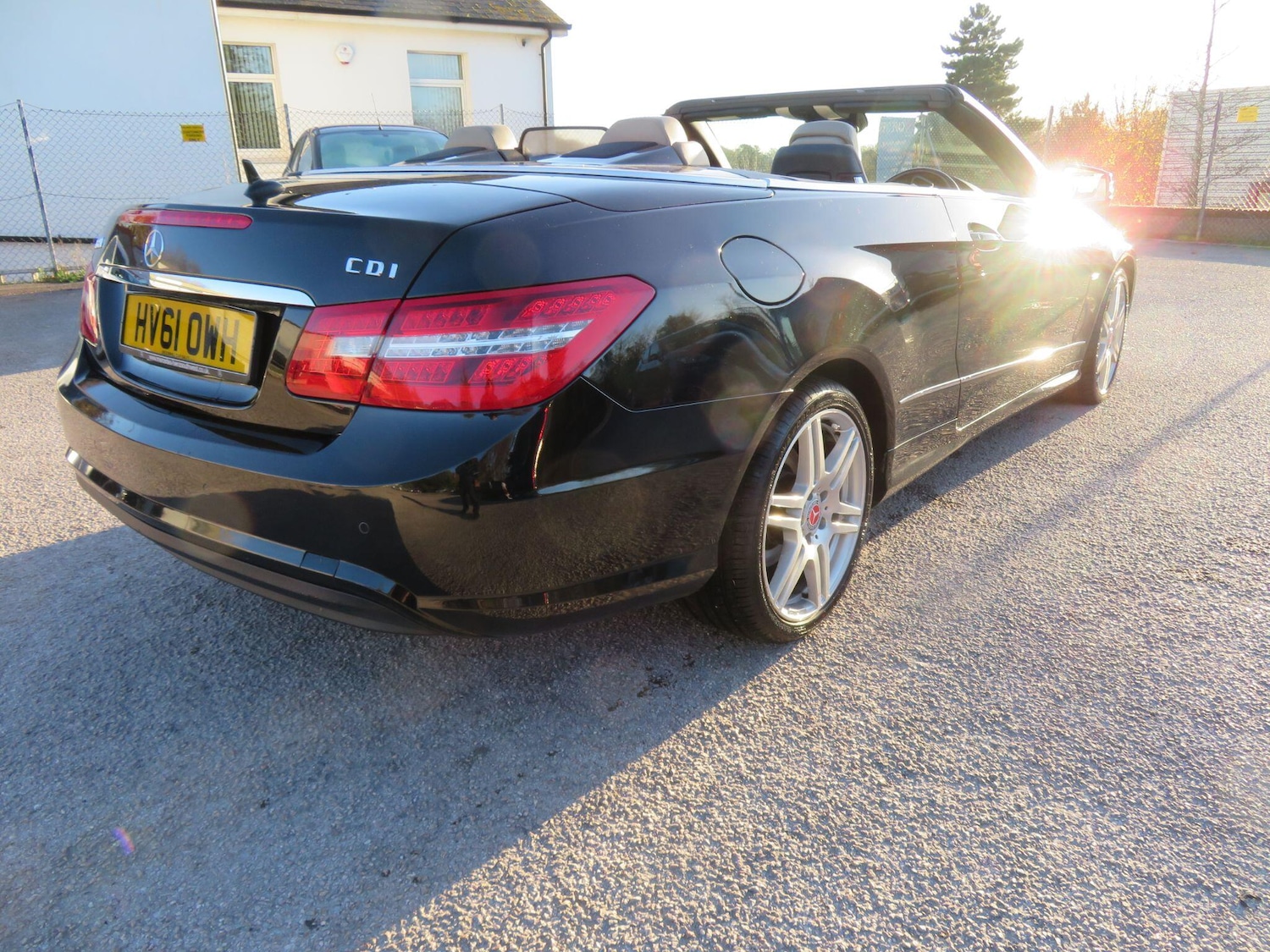 Used Mercedes-Benz E Class 2011 for sale - 76606953: Photo 4