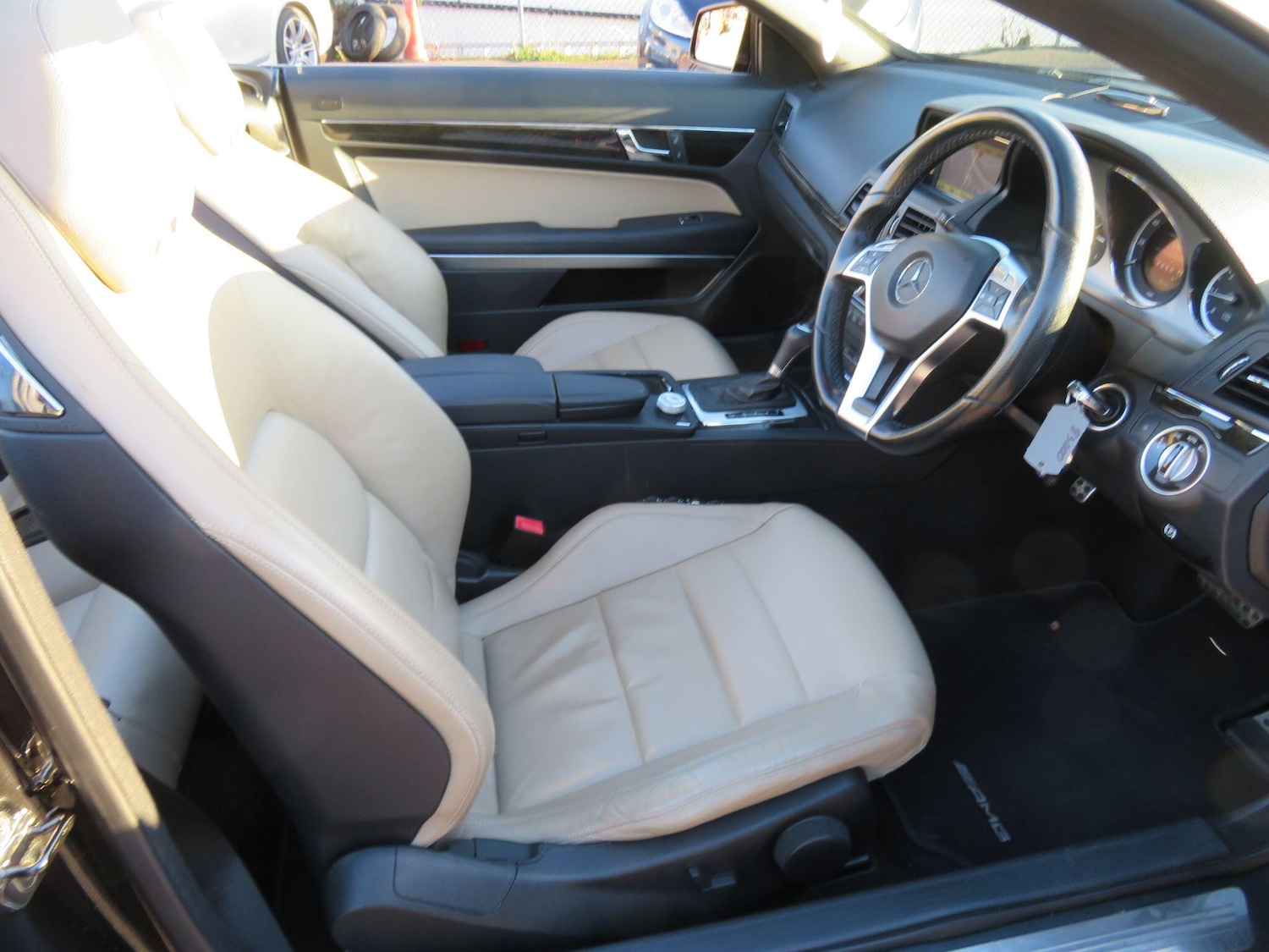 Used Mercedes-Benz E Class 2011 for sale - 76606953: Photo 9