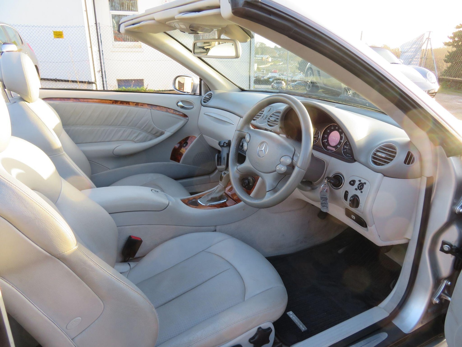 Used Mercedes-Benz CLK 2003 for sale - 76898810: Photo 9