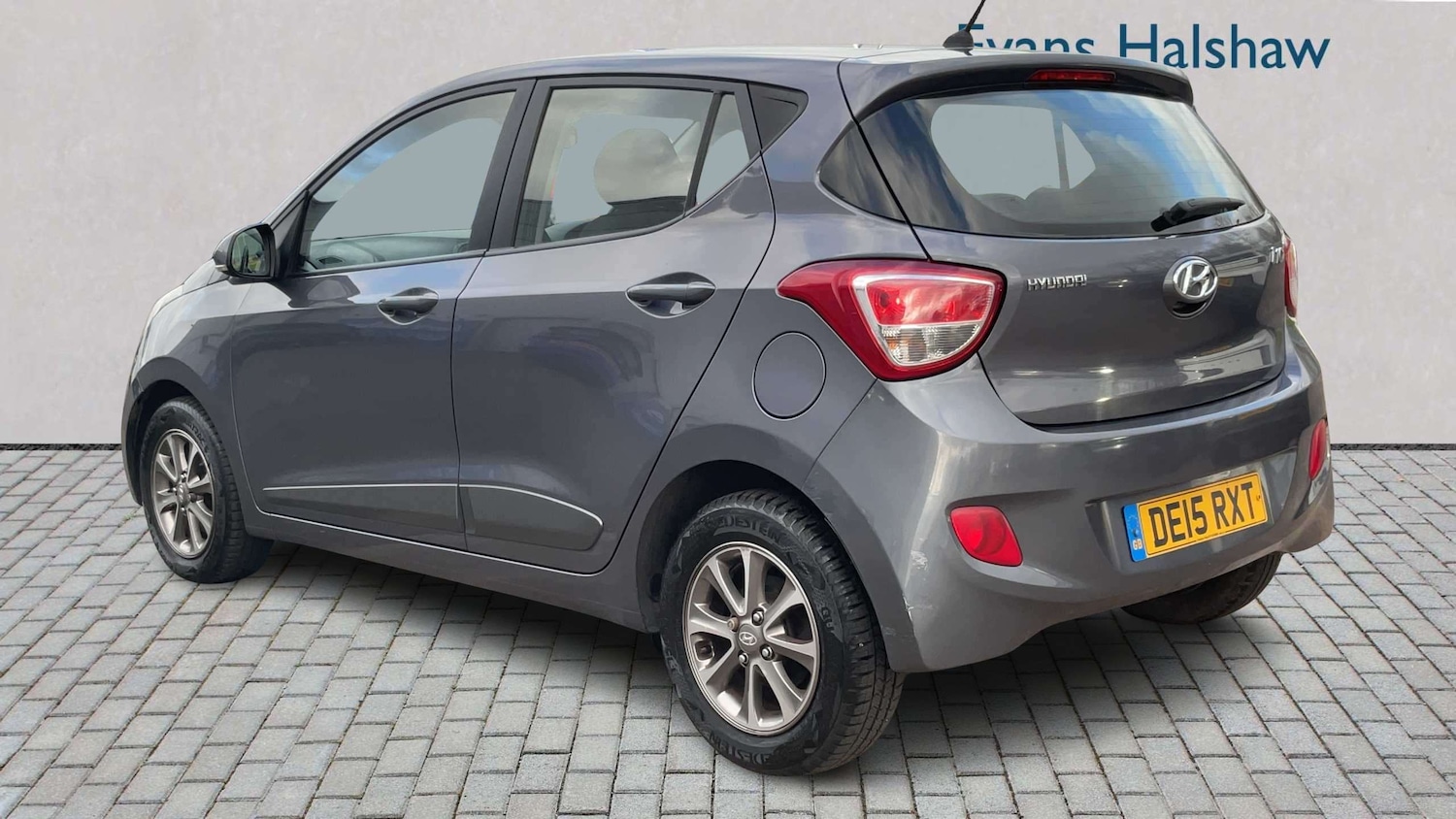 Used Hyundai i10 2015 for sale - 77648895: Photo 2