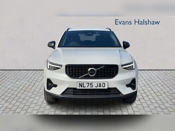 Used Volvo XC40 2025 for sale - 79040284: Photo