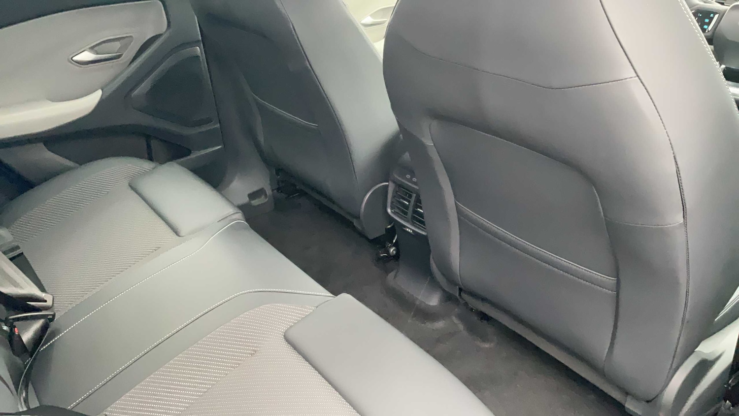 Used Ford Explorer 2025 for sale - 77615325: Photo 12