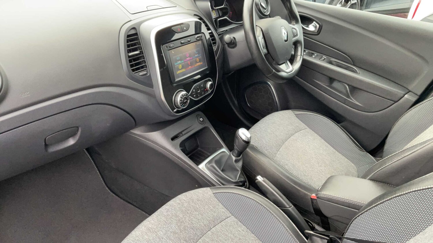 Used Renault Captur for sale - 77257497: Photo 13