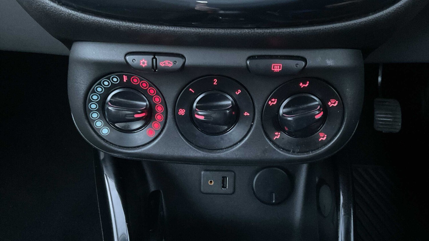 Used Vauxhall Corsa 2015 for sale - 76916187: Photo 15