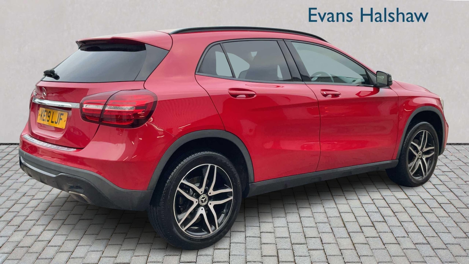 Used Mercedes-Benz GLA 2019 for sale - 77134871: Photo 2