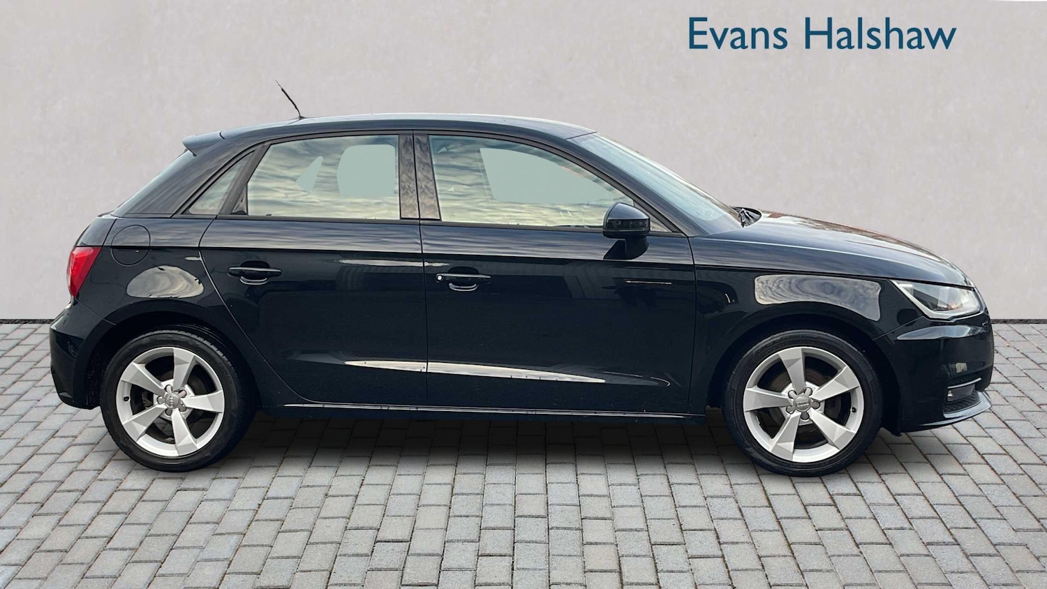 Used Audi A1 2016 for sale - 76661772: Photo 3