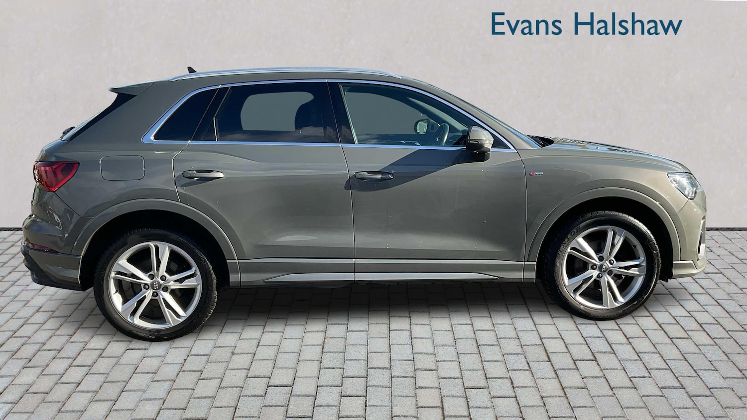 Used Audi Q3 2019 for sale - 76362575: Photo 3