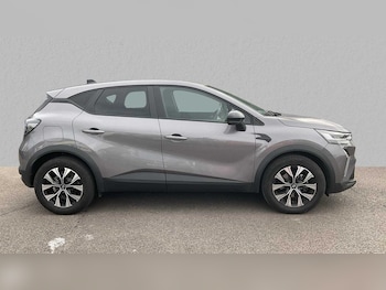 Used Renault Captur 2025 for sale - 75845564: Photo