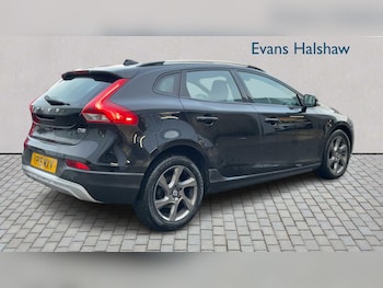 Used Volvo V40 2015 for sale - 77206410: Photo