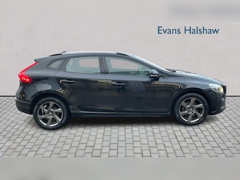 Used Volvo V40 2015 for sale - 77206410: Photo