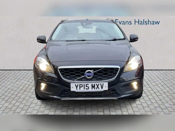 Used Volvo V40 2015 for sale - 77206410: Photo