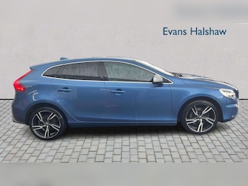 Used Volvo V40 2017 for sale - 78978677: Photo