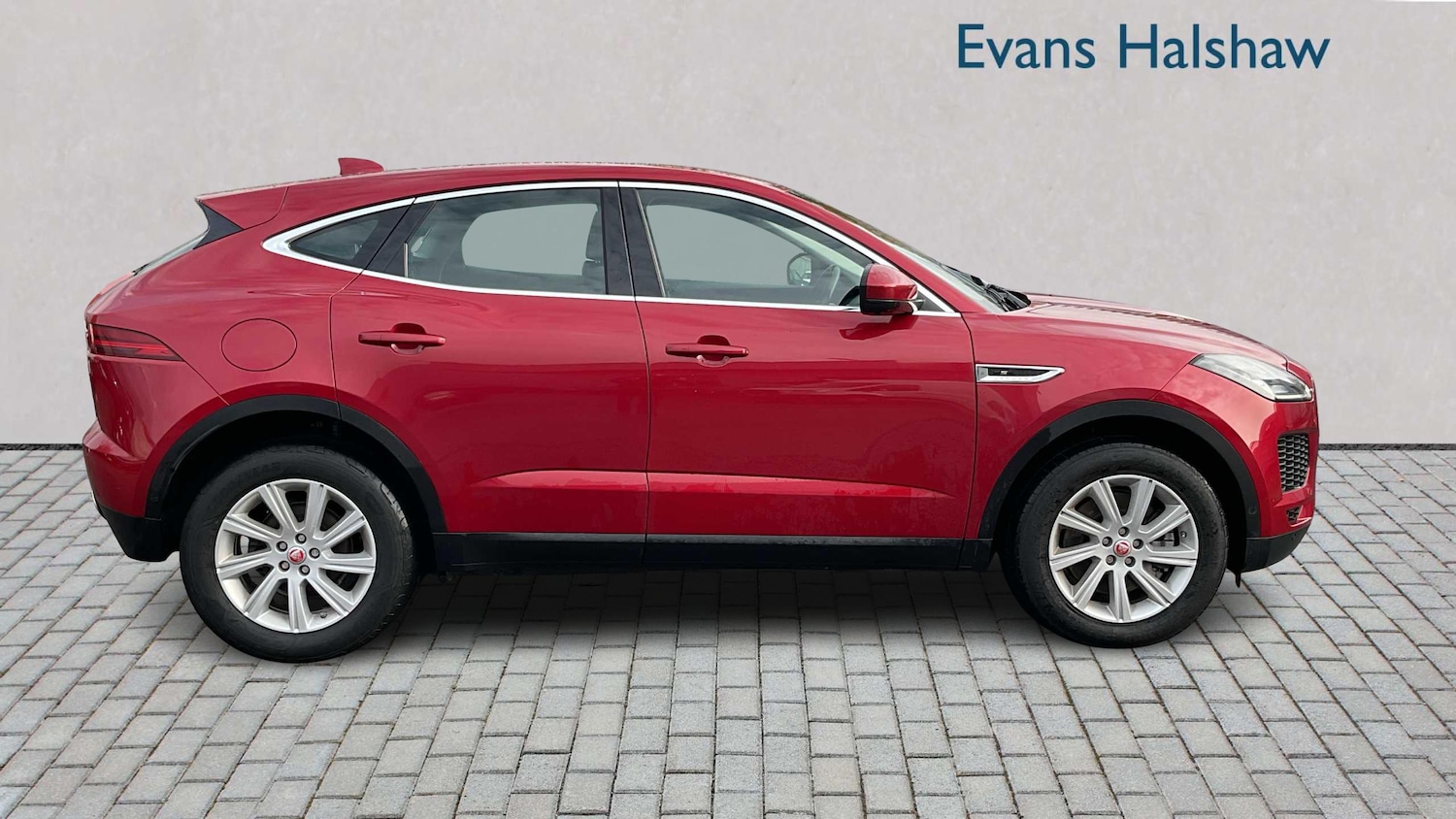 Used Jaguar E-Pace 2018 for sale - 76459993: Photo 3