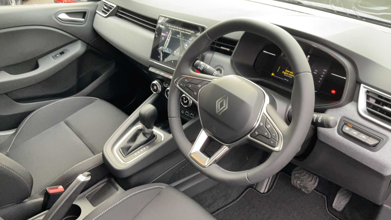 Used Renault Clio 2025 for sale - 77232923: Photo 8