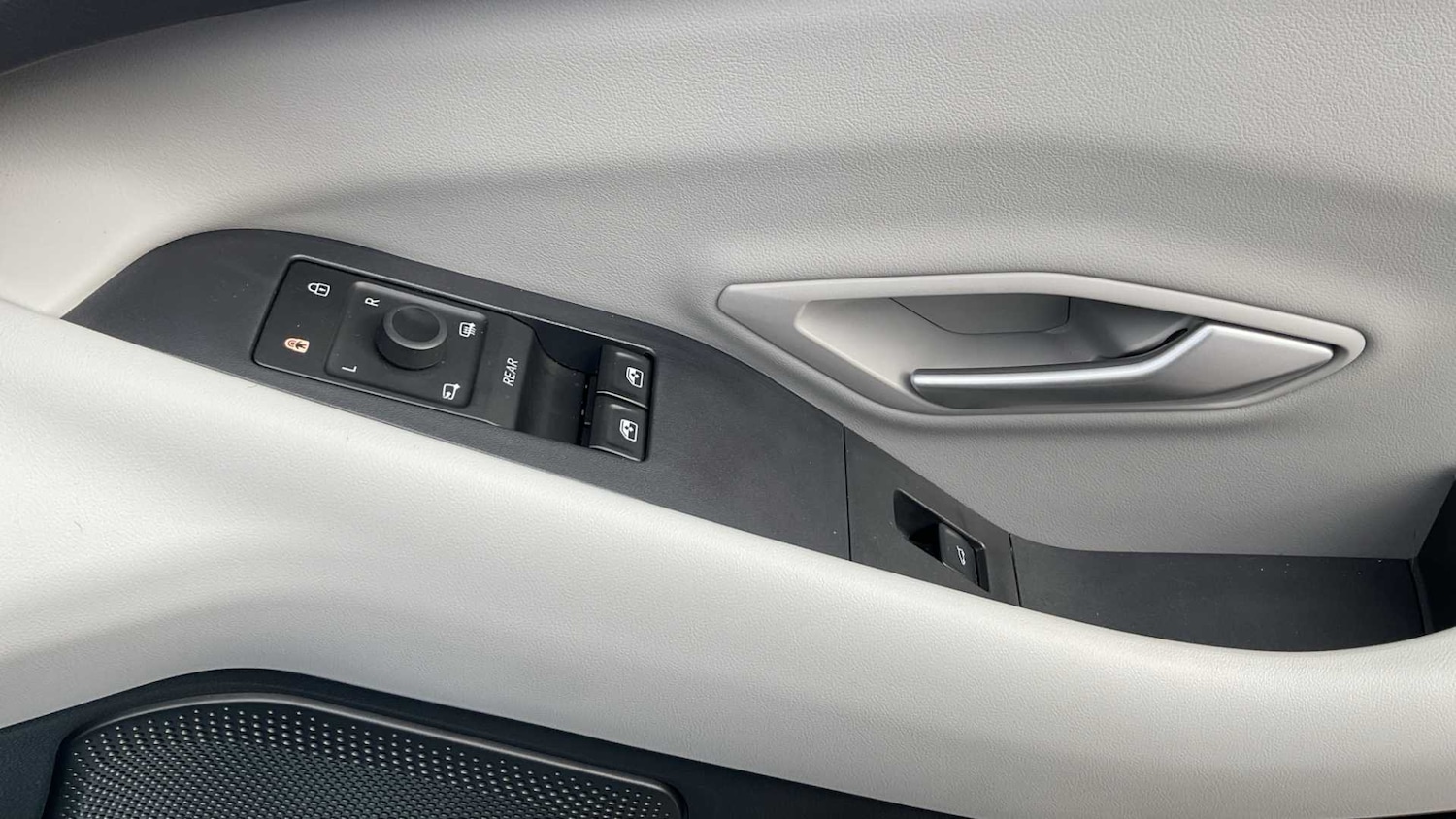 Used Ford Explorer 2024 for sale - 77061137: Photo 32