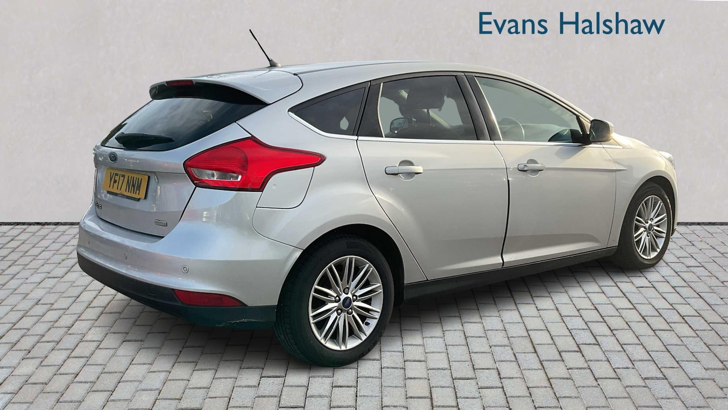 Used Ford Focus 2017 for sale - 76916086: Photo 4