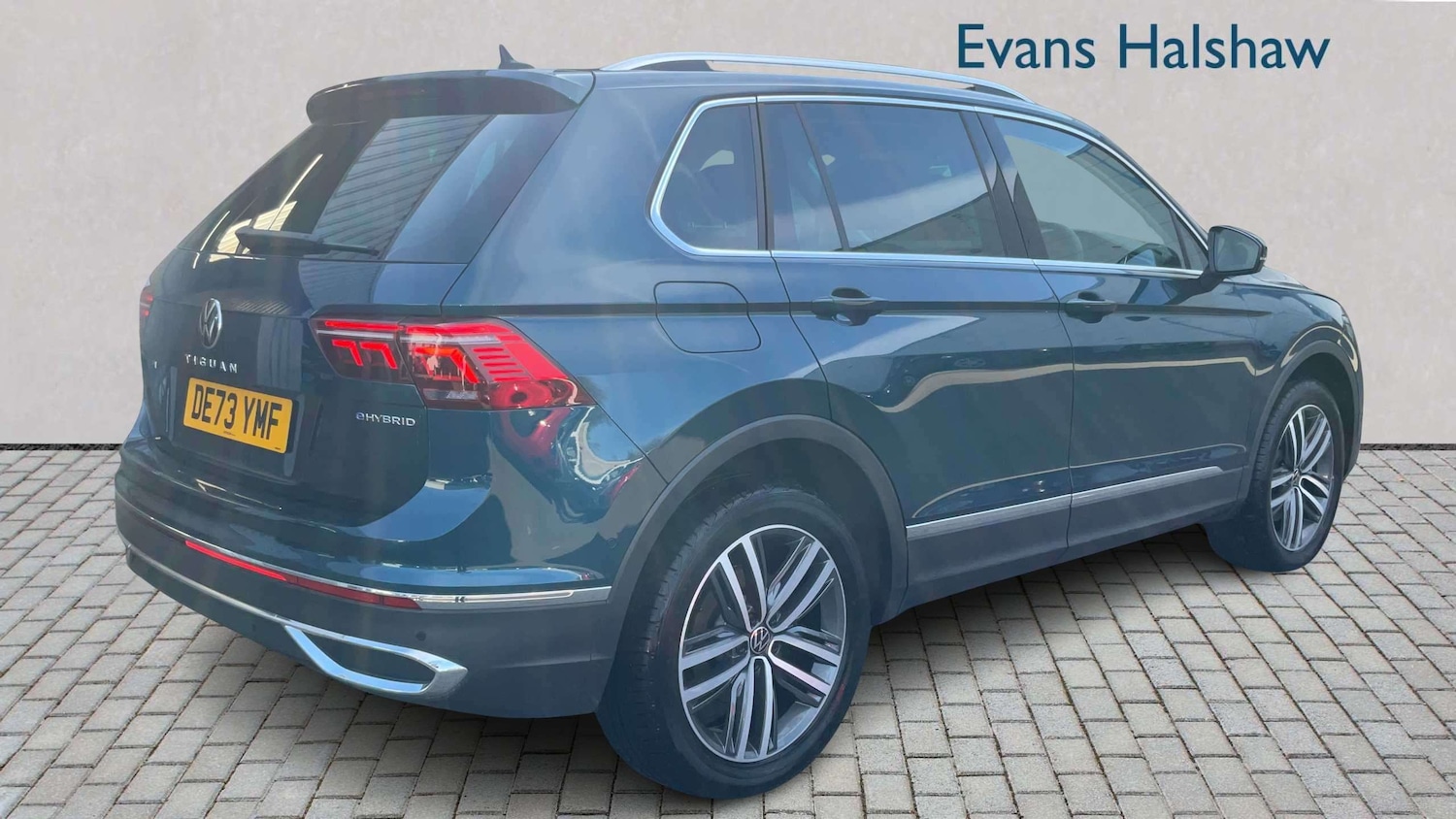 Used Volkswagen Tiguan 2023 for sale - 77928554: Photo 2