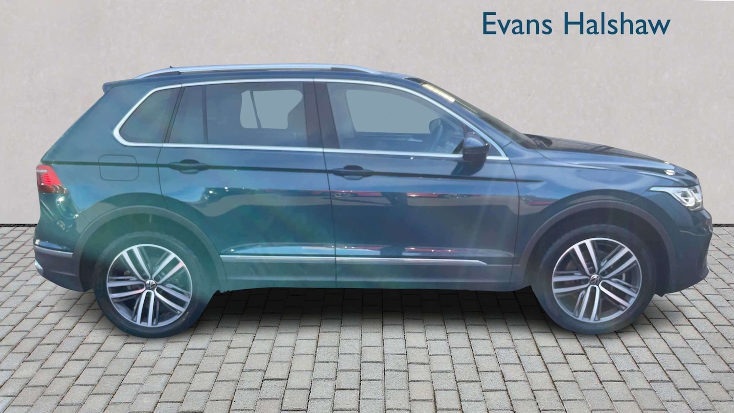 Used Volkswagen Tiguan 2023 for sale - 77928554: Photo 3