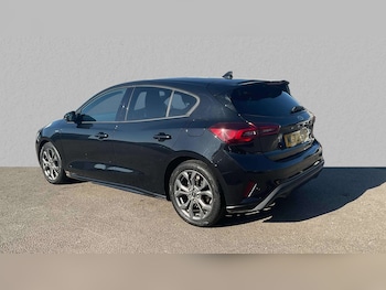 Used Ford Focus 2022 for sale - 76087851: Photo 4