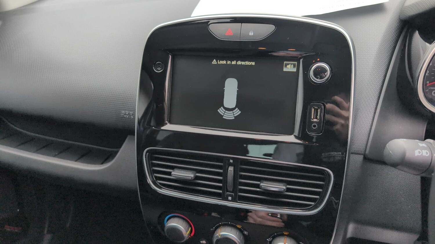 Used Renault Clio 2019 for sale - 75917918: Photo 15