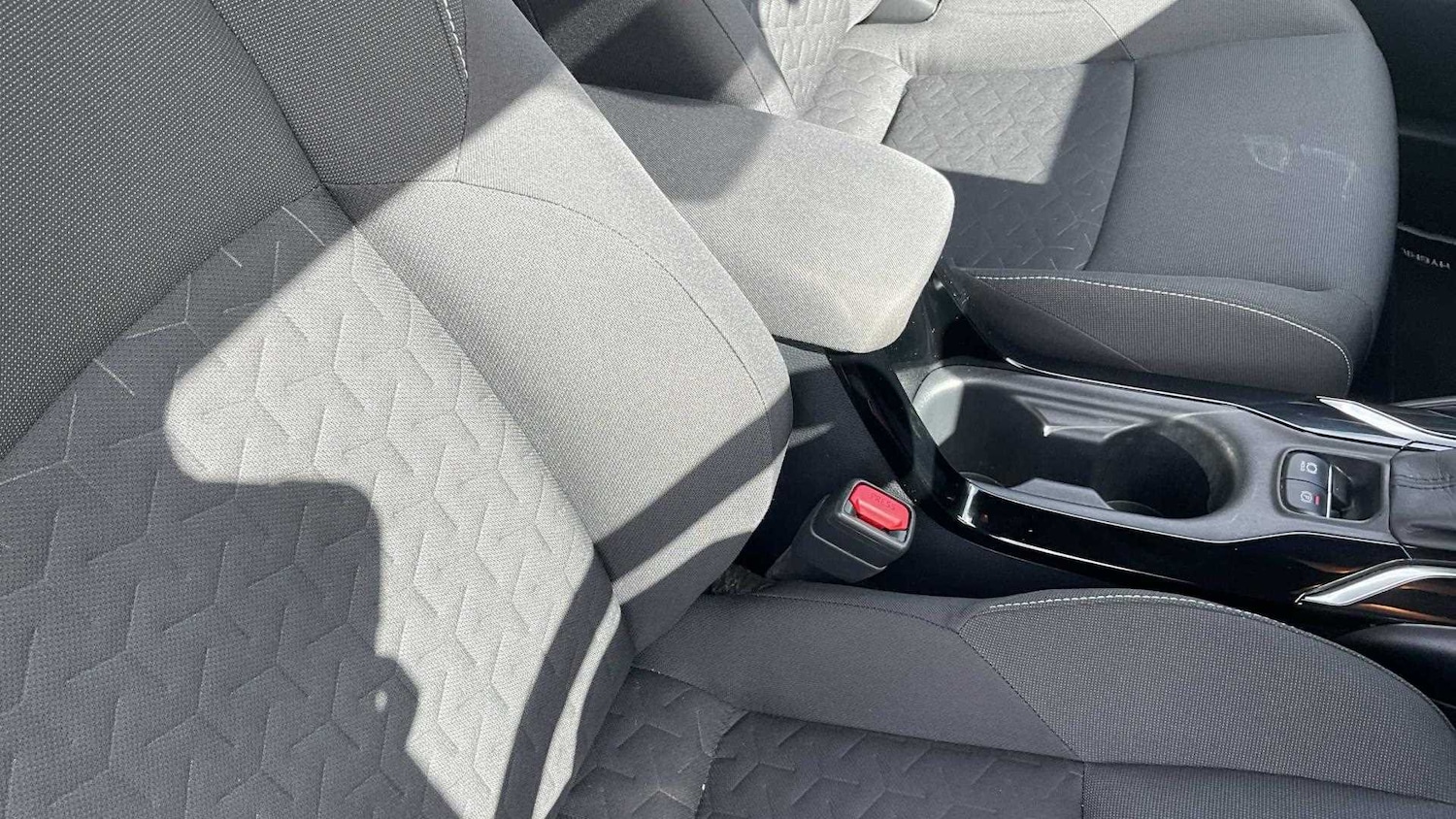 Used Toyota Corolla 2020 for sale - 76705203: Photo 31