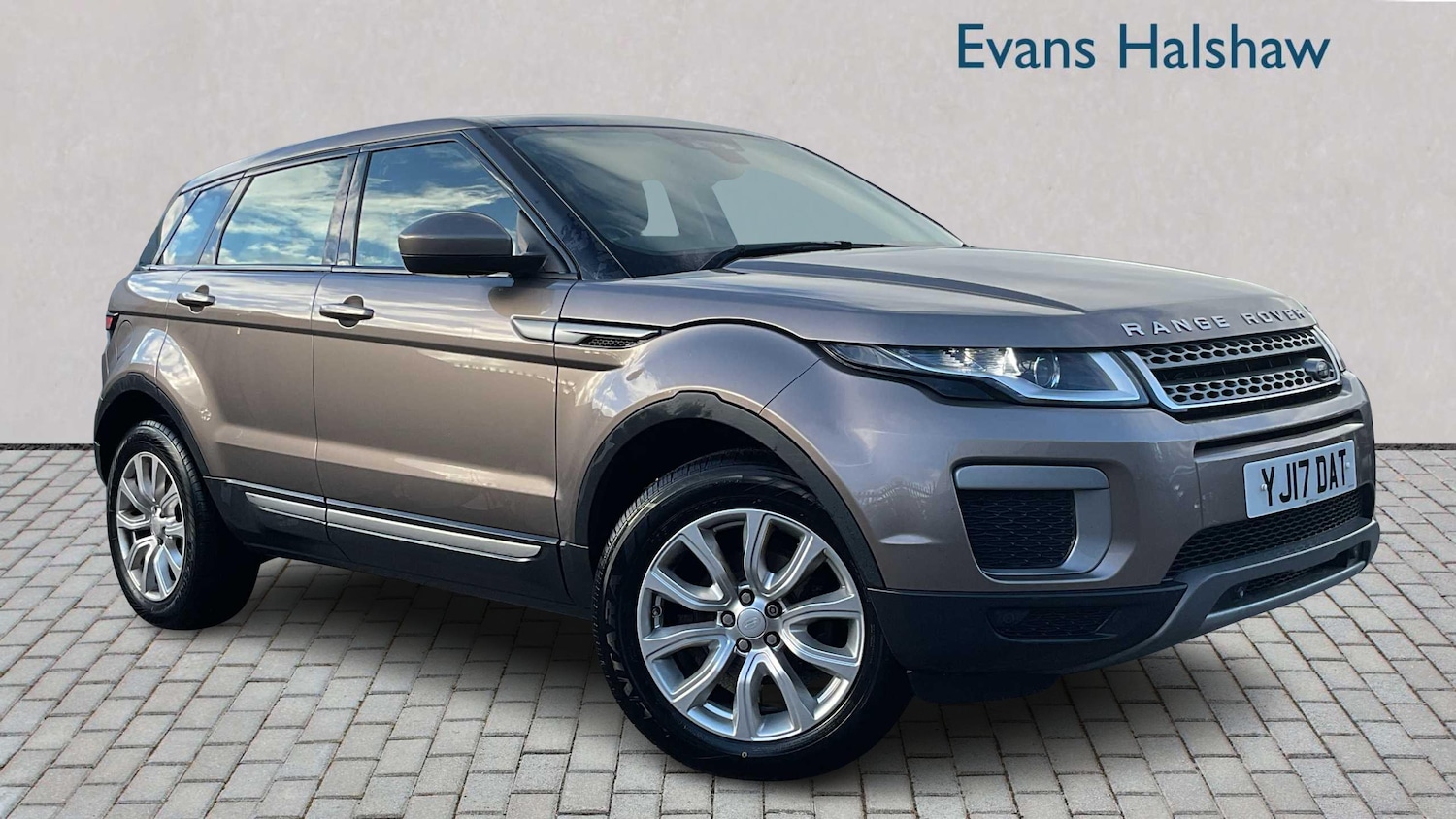 Used Land Rover Range Rover Evoque 2017 for sale - 76624711: Photo 1