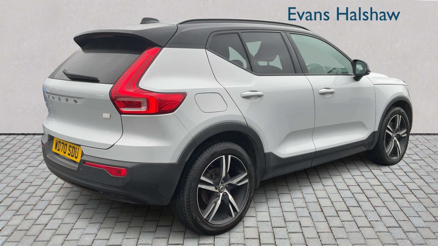 Used Volvo XC40 2021 for sale - 78137615: Photo 2
