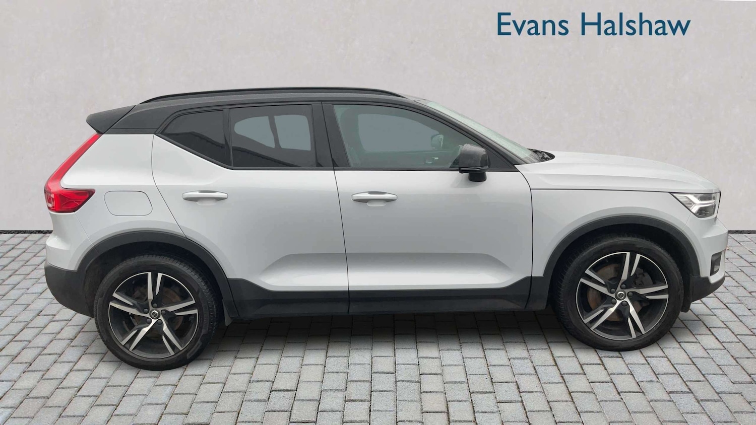 Used Volvo XC40 2021 for sale - 78137615: Photo 3