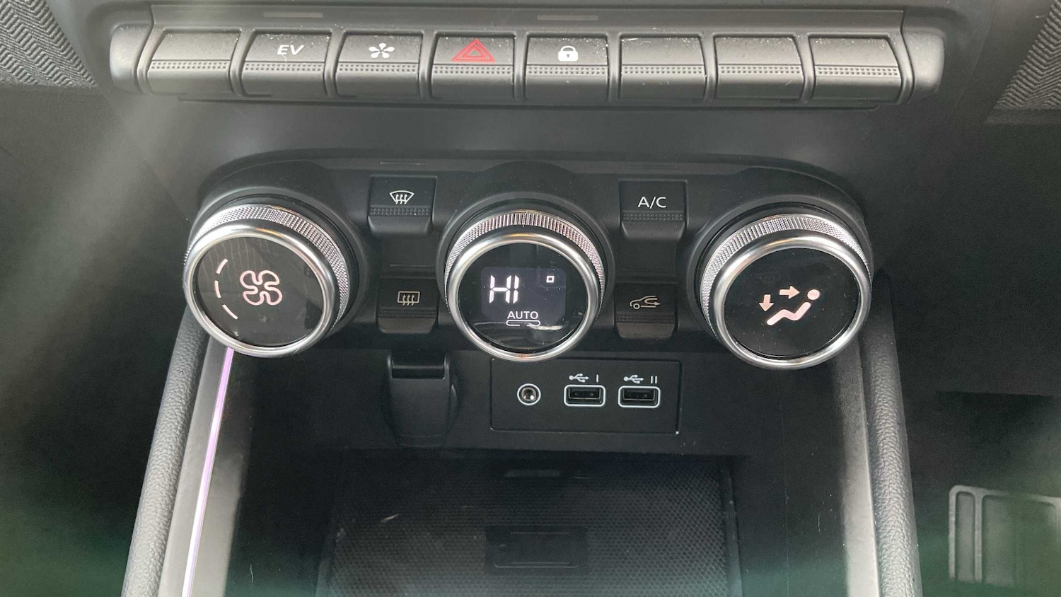 Used Renault Clio 2024 for sale - 76411373: Photo 16