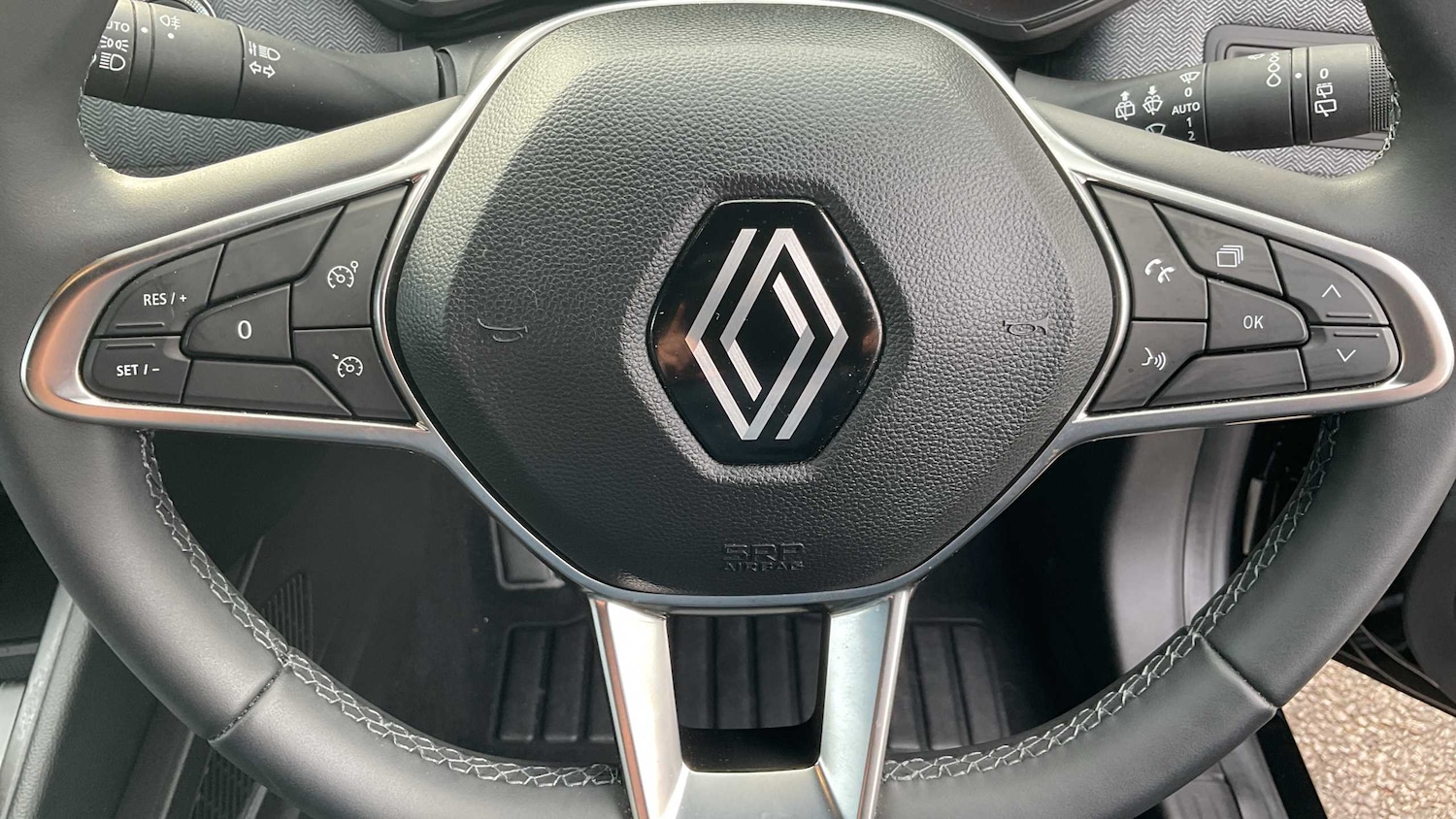 Used Renault Clio 2024 for sale - 76411373: Photo 17