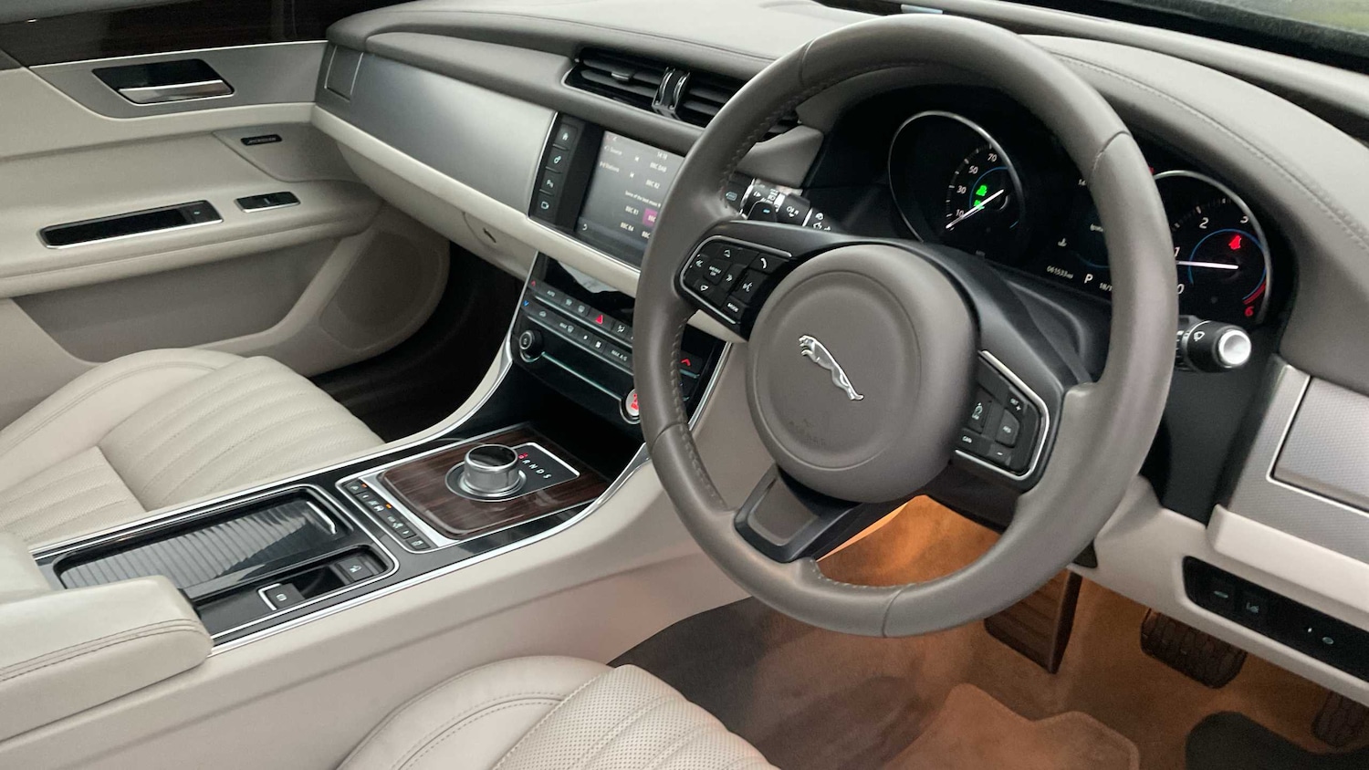 Used Jaguar XF for sale - 77000104: Photo 12