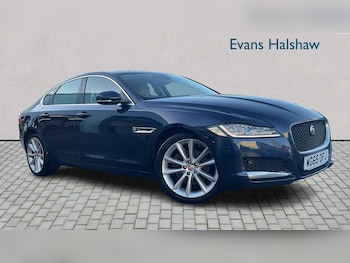 Used Jaguar XF 2015 for sale - 77000104: Photo