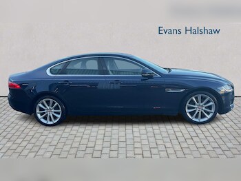Used Jaguar XF 2015 for sale - 77000104: Photo