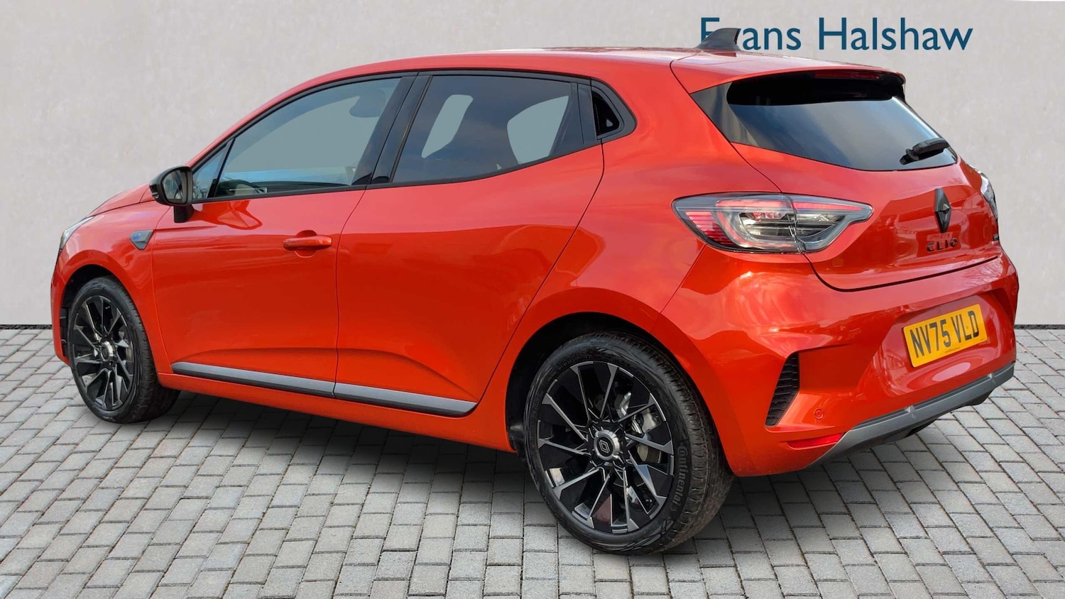 Used Renault Clio 2025 for sale - 78037453: Photo 2