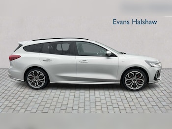 Used Ford Focus 2022 for sale - 76804950: Photo