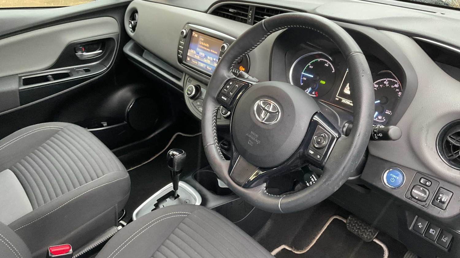 Used Toyota Yaris 2017 for sale - 76421181: Photo 12