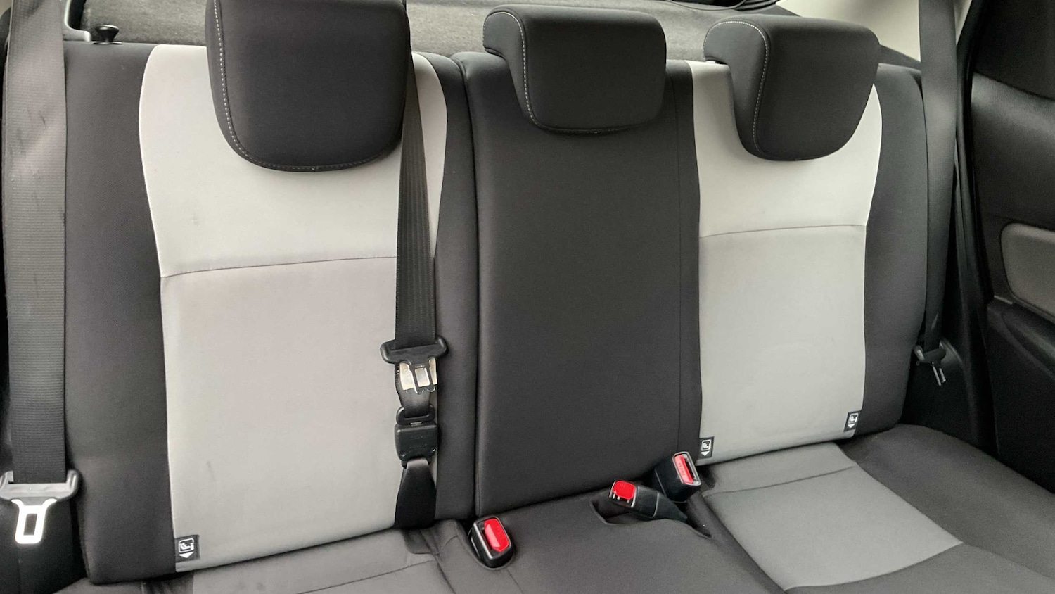 Used Toyota Yaris 2017 for sale - 76421181: Photo 13