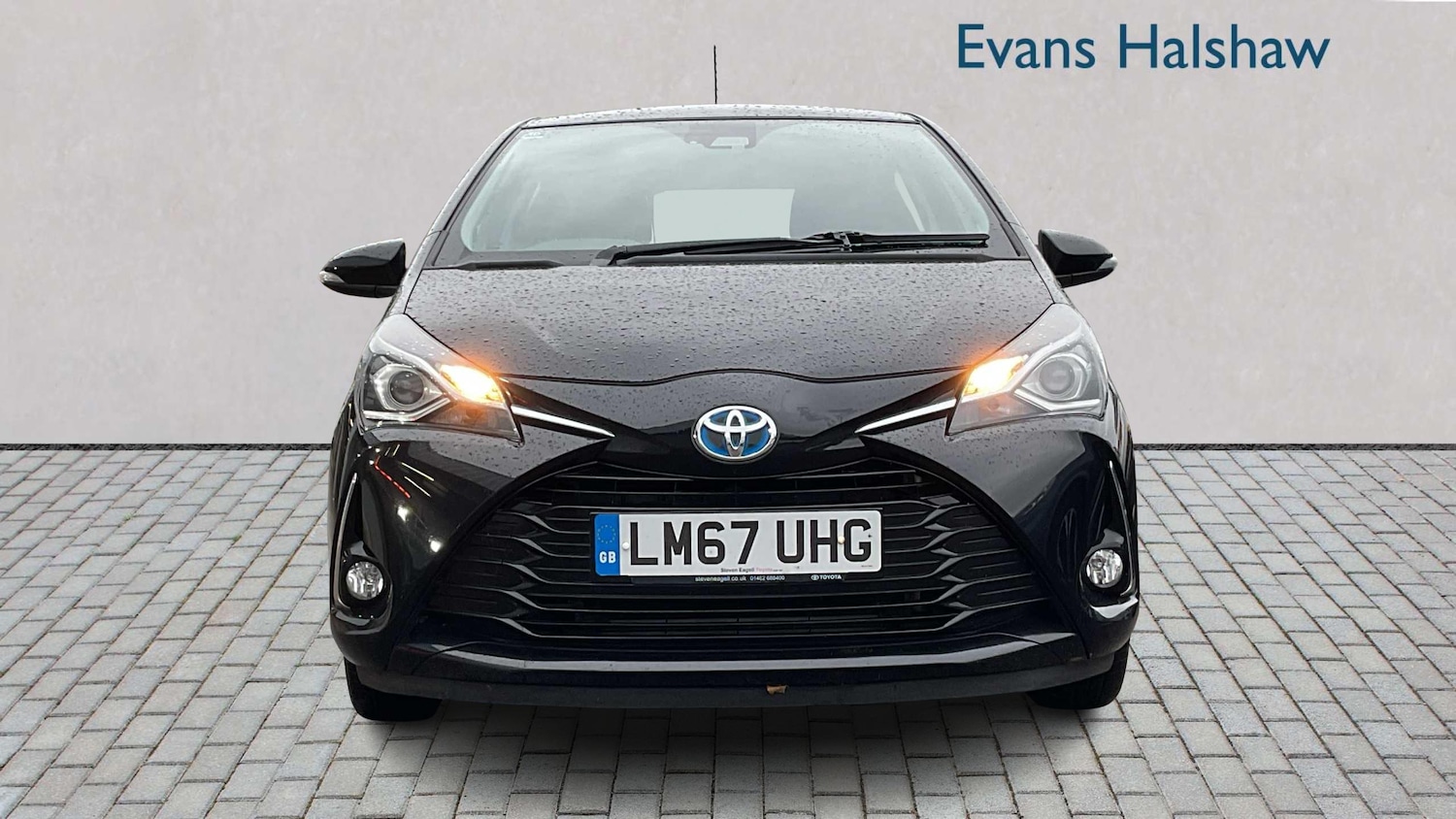 Used Toyota Yaris 2017 for sale - 76421181: Photo 2