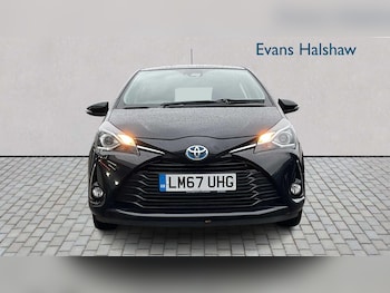 Used Toyota Yaris 2017 for sale - 76421181: Photo