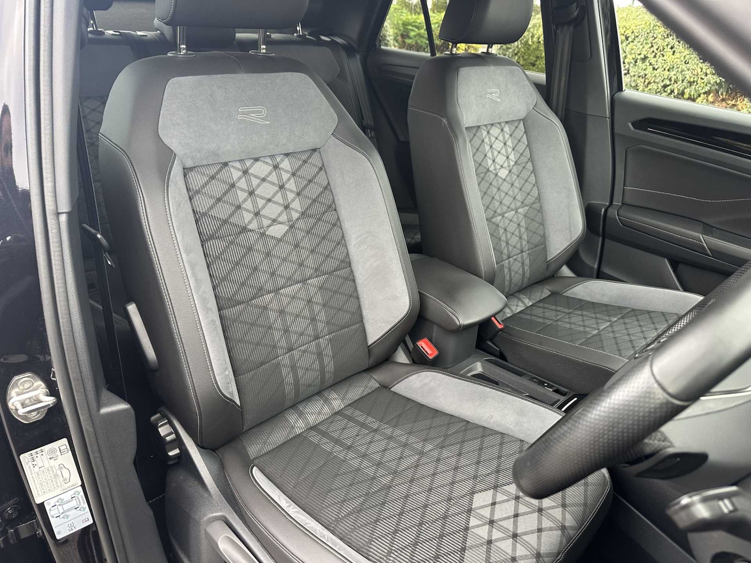 Used Volkswagen T-Roc 2023 for sale - 76401226: Photo 15