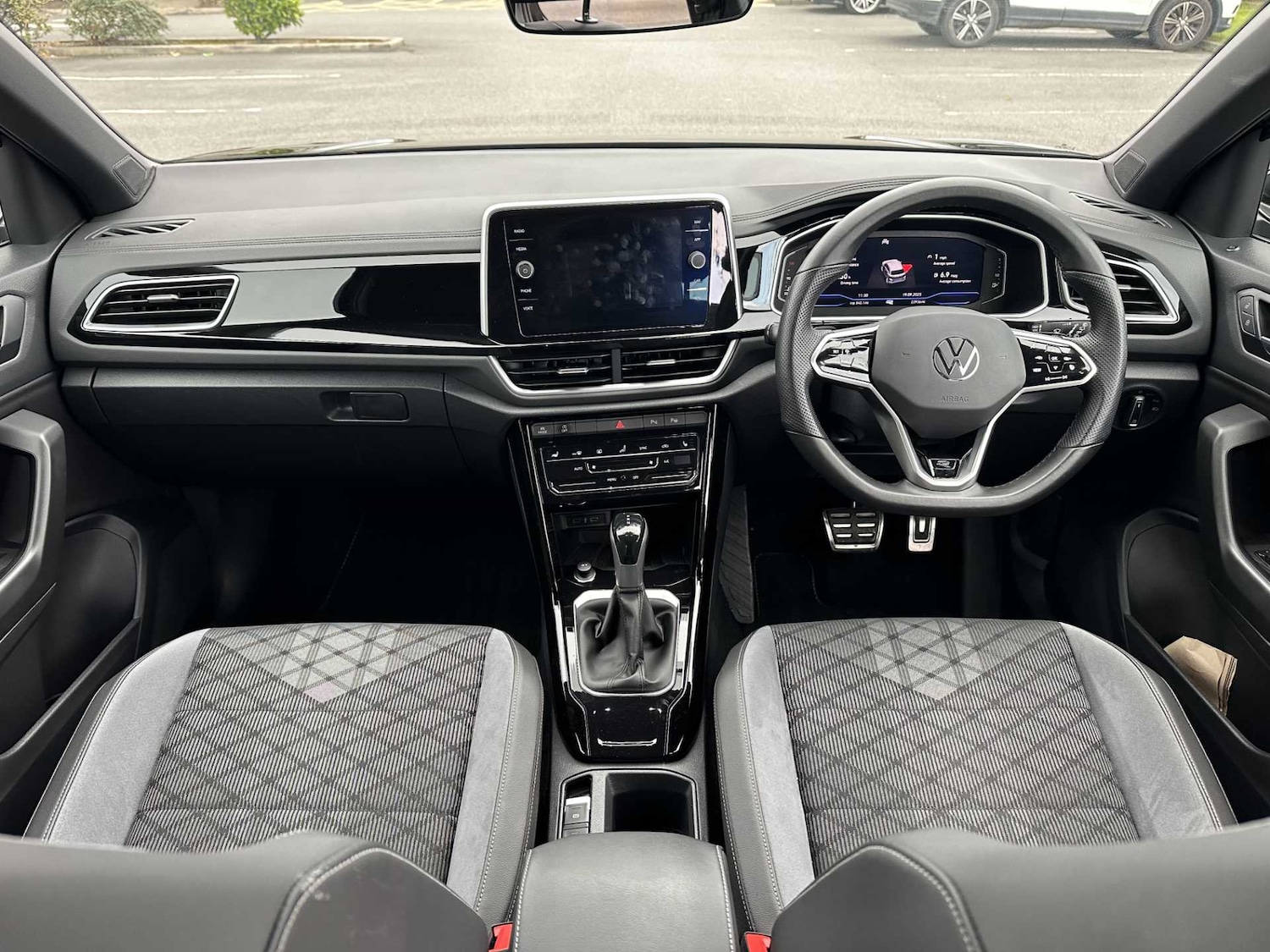 Used Volkswagen T-Roc 2023 for sale - 76401226: Photo 17