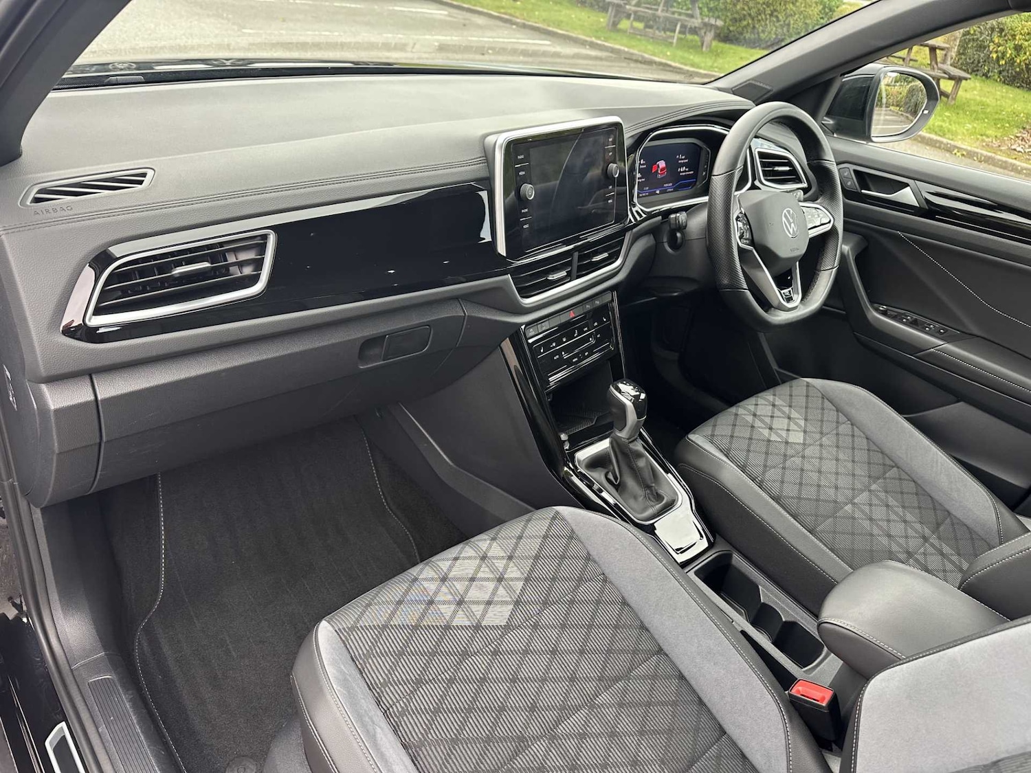 Used Volkswagen T-Roc 2023 for sale - 76401226: Photo 19